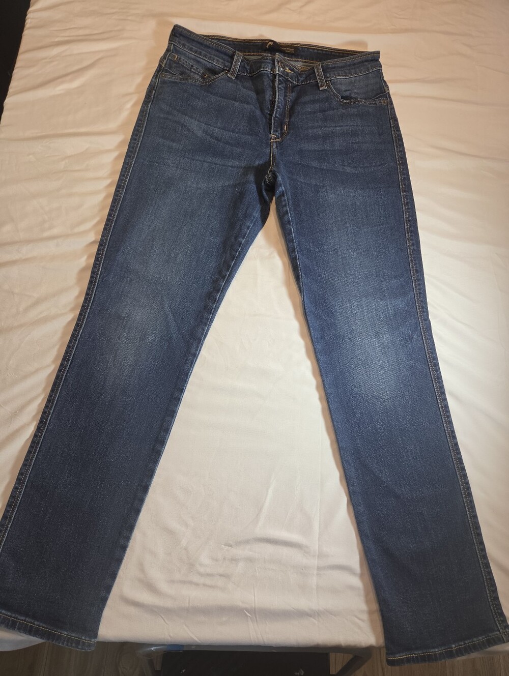 Levi's Women's Straight-Leg Jeans — Deep Blue Wash